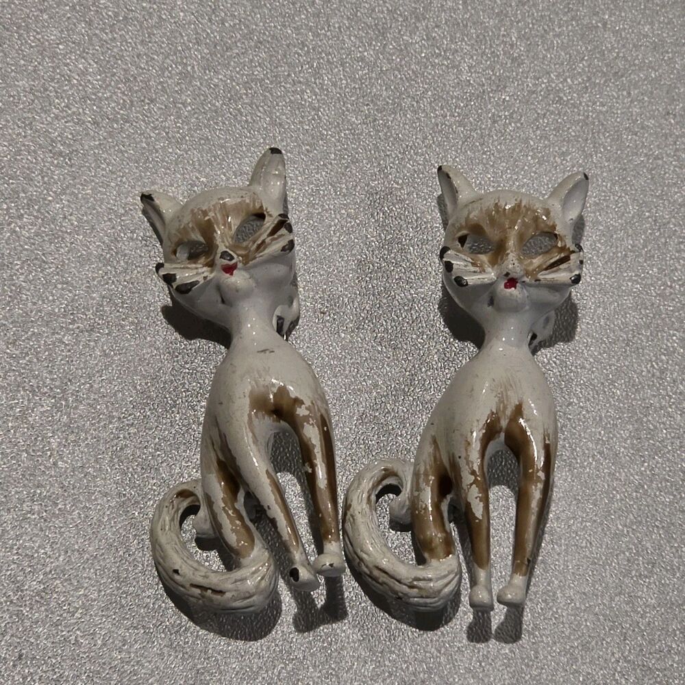 Vintage 1960s Twin Cat Figural Brooch Pair – Matching Enamel or Glazed Metal Pin